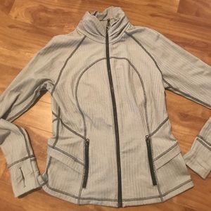 Size 8 lululemon zip up